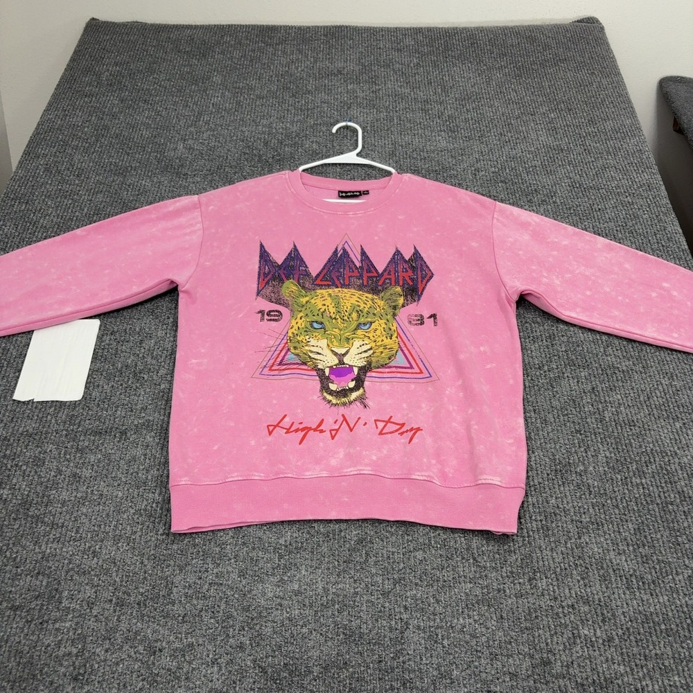 Def Leppard Sweatshirt L Pink Cotton Blend Graphic Acid Wash Rock Style